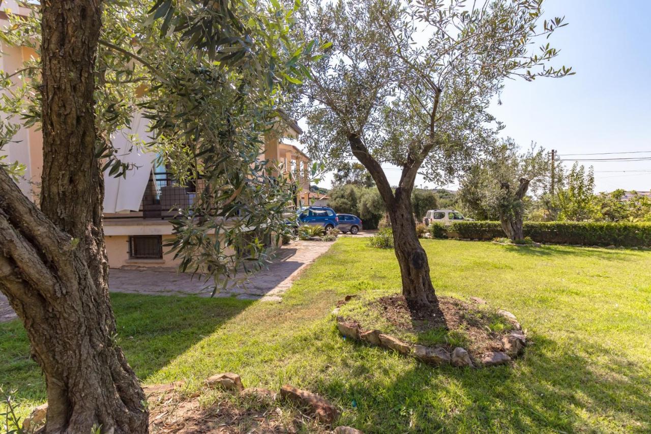 Il Giardino Degli Ulivi Bed & Breakfast Santa Maria Coghinas Exterior photo
